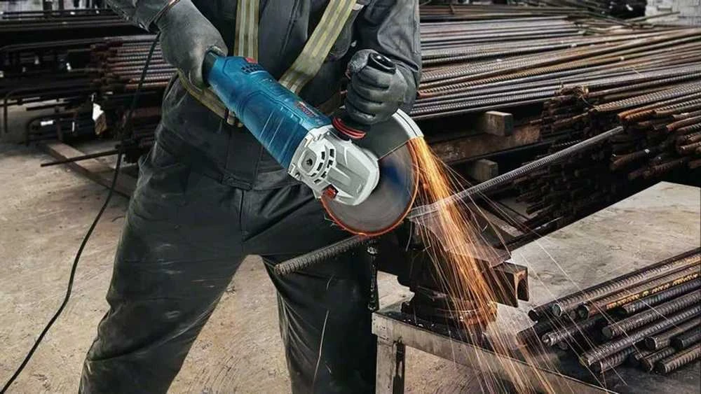 Bosch GWS 24-230 JZ CYCLON Dėžutė