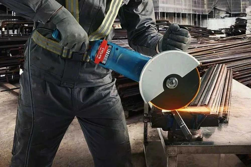 Bosch GWS 24-230 JZ CYCLON Dėžutė