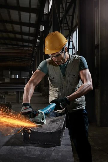 Kampinis šlifuoklis Bosch GWS 9-125 Professional; 900 W