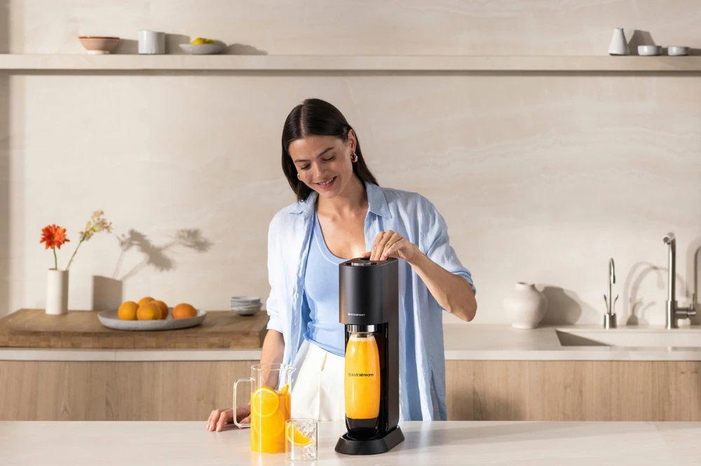 Gazuotų gėrimų gaminimo aparatas SodaStream Mix, juodas