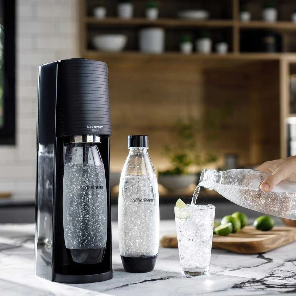 Gazuotų gėrimų gaminimo aparato SodaStream Terra rinkinys, juodas +DOVANA Bubly drops™ persikų skonio SodaStream sirupas