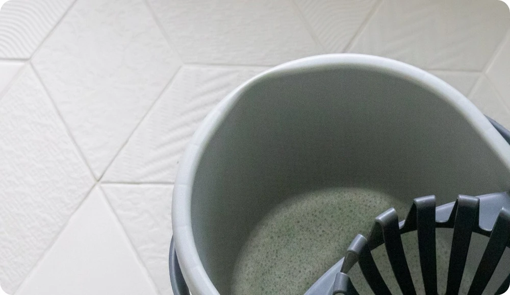 Sauber Oval bucket with flat push button Eco Ego