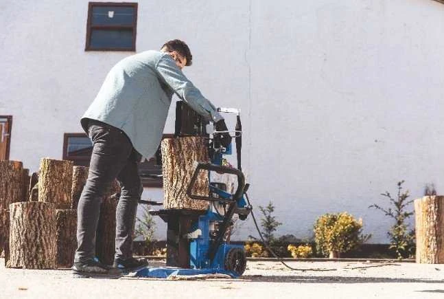 Scheppach Compact 10T 400V medienos skaldymo mašina