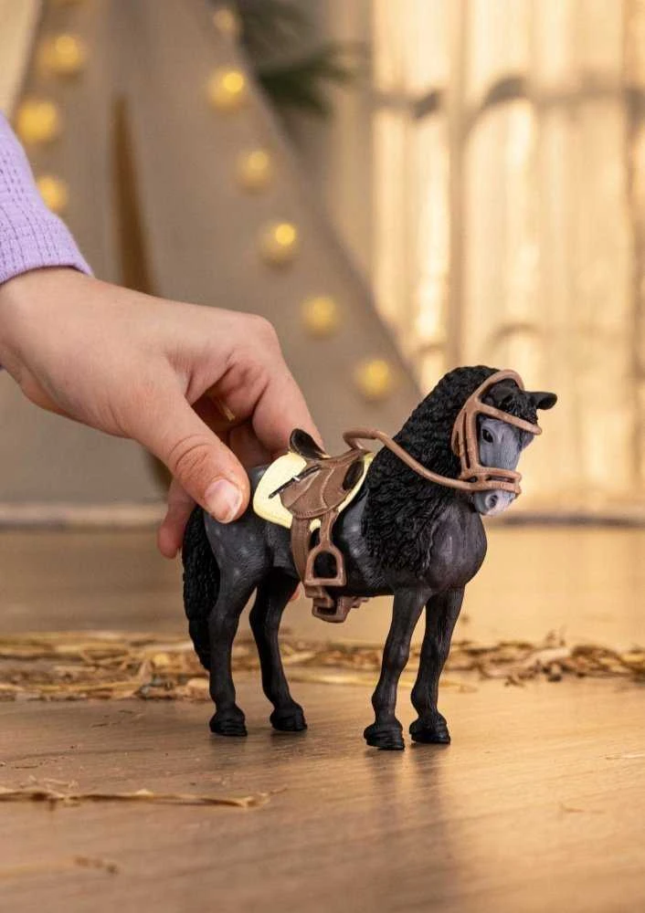 SCHLEICH HORSE CLUB Pura Raza Española veislės kumelė su priedais