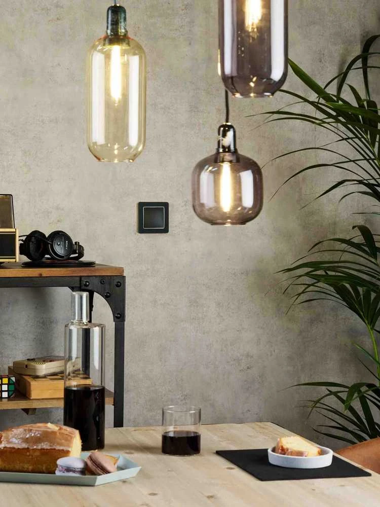 Schneider Electric SCHNEIDERE Vienvietis lizdas su įžeminimu Schneider Sedna Design SDD111072 su USB A+C 3A besriegiais gnybtais, baltas dizainas ir elementai