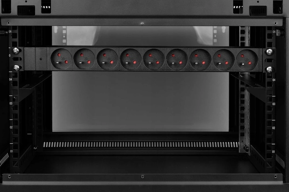Securitynet Apsaugos tinklas LISTWA ZASIL. 19'' 9X230V C14 BEZ WYŁĄ