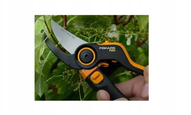 Fiskars Sekator Žirkliniai genėtuvai, ilgis 216 mm, skersmuo < 26 mm, p981 dvigubo veikimo