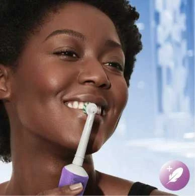 Oral-B elektrinis šepetėlis naudojimo metu