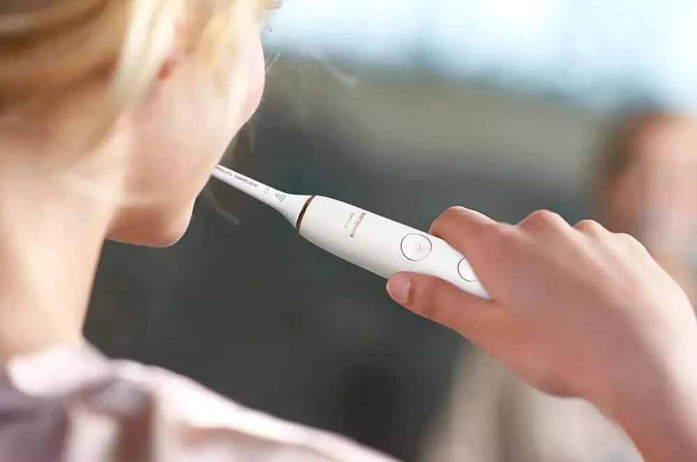 Philips DiamondClean Elektrinis dantų šepetėlis HX9911/94 Įkraunamas, Suaugusiems, Šepetėlių skaičius galvutės įeina 1, Number of teeth brushing modes 4, Sonic technology, Baltas