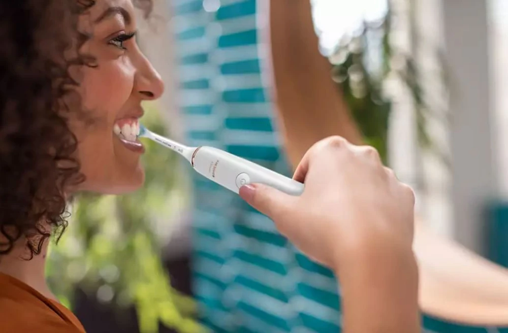 Philips DiamondClean Elektrinis dantų šepetėlis HX9911/94 Įkraunamas, Suaugusiems, Šepetėlių skaičius galvutės įeina 1, Number of teeth brushing modes 4, Sonic technology, Baltas