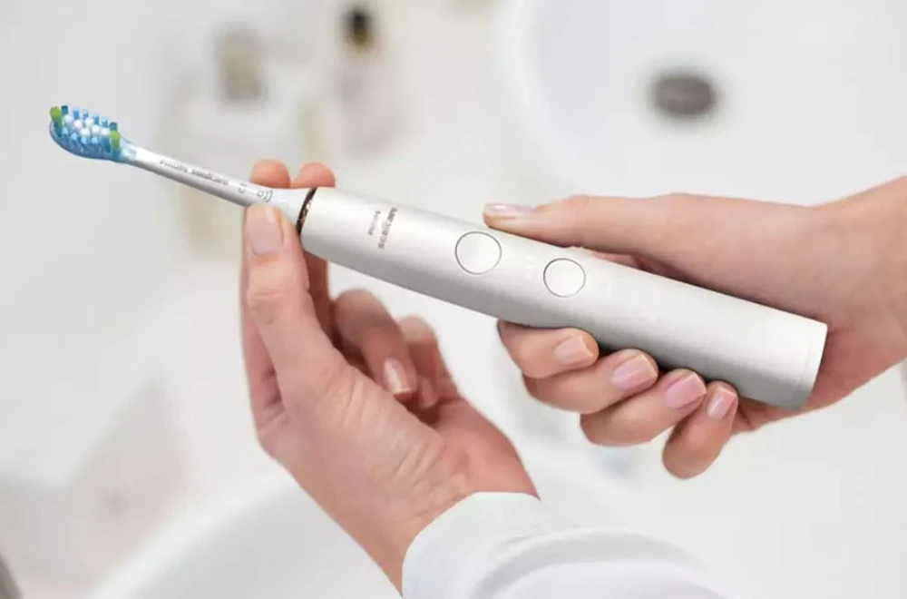 Philips DiamondClean Elektrinis dantų šepetėlis HX9911/94 Įkraunamas, Suaugusiems, Šepetėlių skaičius galvutės įeina 1, Number of teeth brushing modes 4, Sonic technology, Baltas