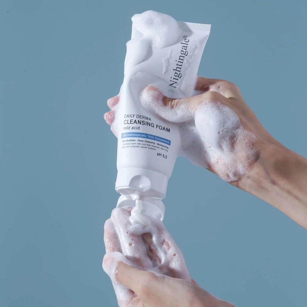 Sergio Tacchini Nightingale, Daily Derma, Cleansing & Hydrating, Cleansing Foam, 140 ml For Women