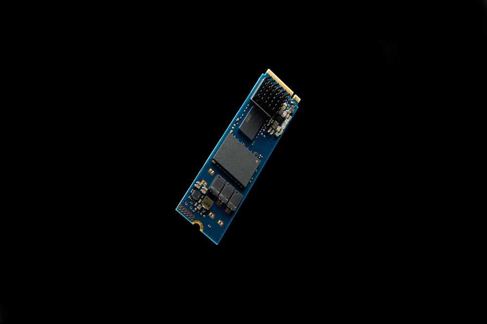 Kingston SSD | DC2000B | 960 GB | SSD form factor M.2 2280 | Solid-state drive sąsaja PCIe NVMe Gen 4.0 (x4) | Skaitymo greitis 7000 MB/s | Rašymo greitis 1300 MB/s