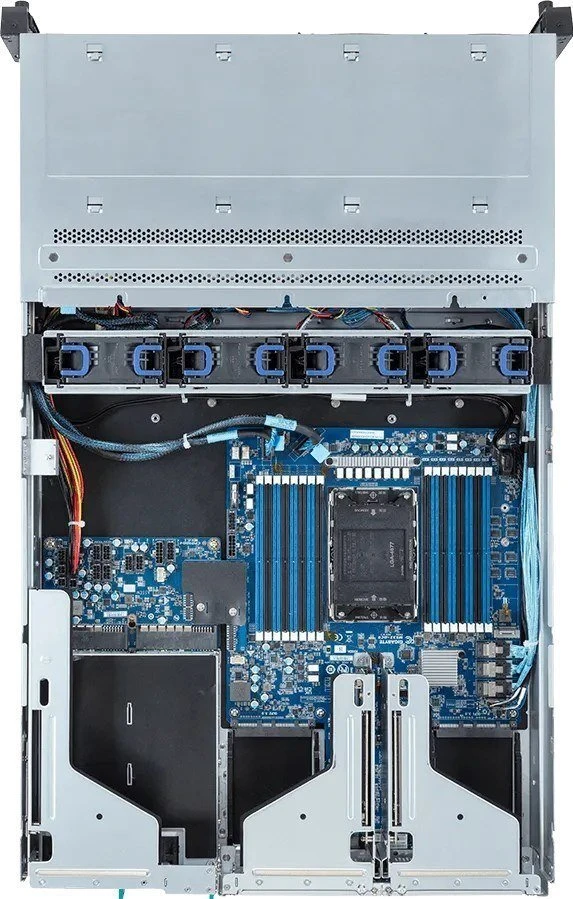 Vaizdo plokštė GIGABYTE R263-S30-AAH2 Intel C741 LGA 4677 (Socket E) Rack (2U) Juodas, Pilka