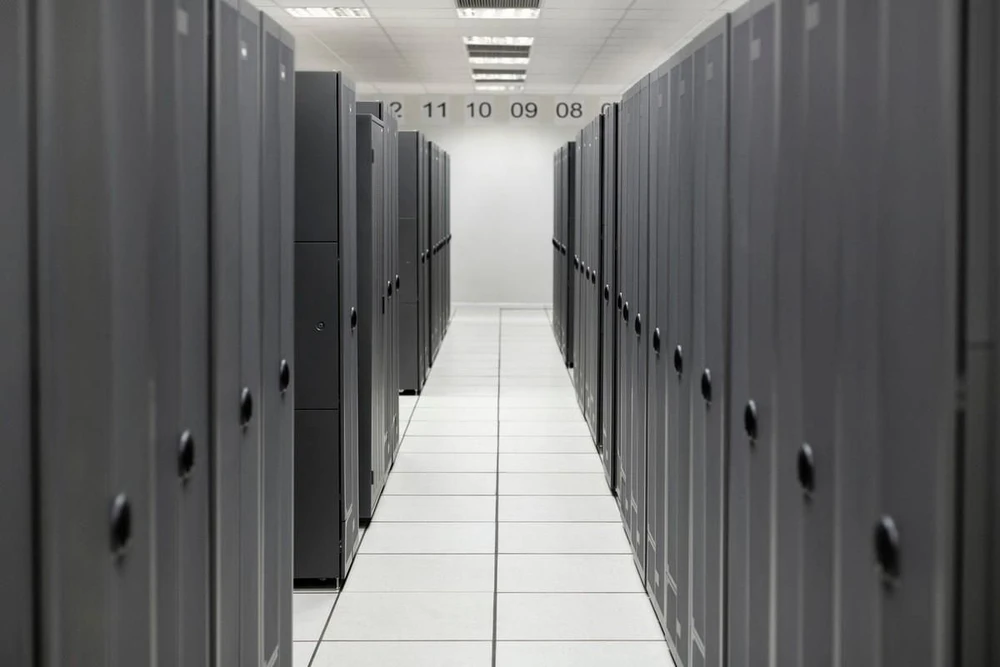 Serveris HP HPE ProLiant Compute DL3XX Gen12 2U kabelių tvarkymo rankena, skirta bėgių rinkiniui