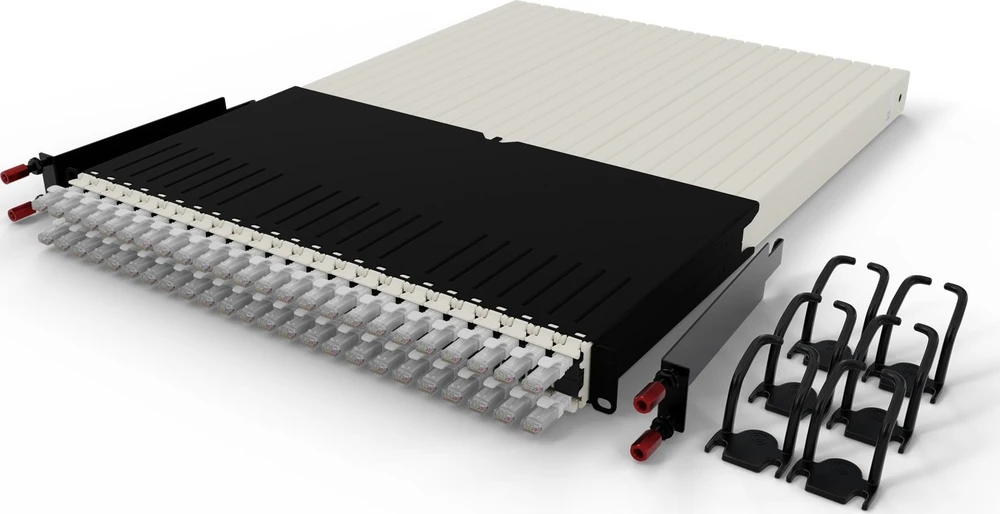 Serwer PATCHBOX 30RU / UTP / Baltas