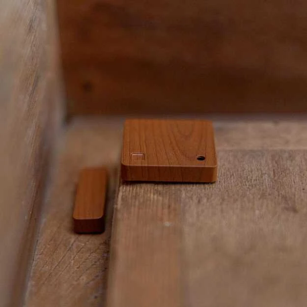 Shelly Blu durų ir langų atidarymo jutiklis – Bluetooth – rudas