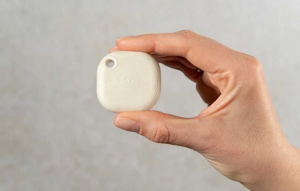 Shelly BLU Button Tough 1 Bluetooth valdomas veiksmo ir scenų aktyvavimo mygtukas - kreminė