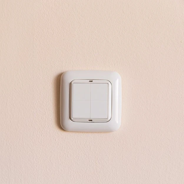„Shelly Shelly Plug & Play“ „BLU Wall“ jungiklis 4 adapteriai „Busch-Jaeger Baltas“
