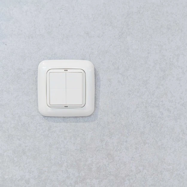 „Shelly Shelly Plug & Play“ „BLU Wall“ jungiklis 4 adapteriai „Busch-Jaeger Baltas“