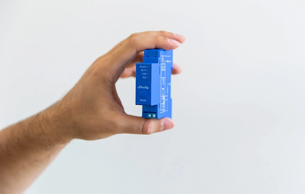Shelly PRO 1 išmanioji 1 kanalo relė valdoma Wifi LAN ar Bluetooth montuojama ant DIN bėgelio