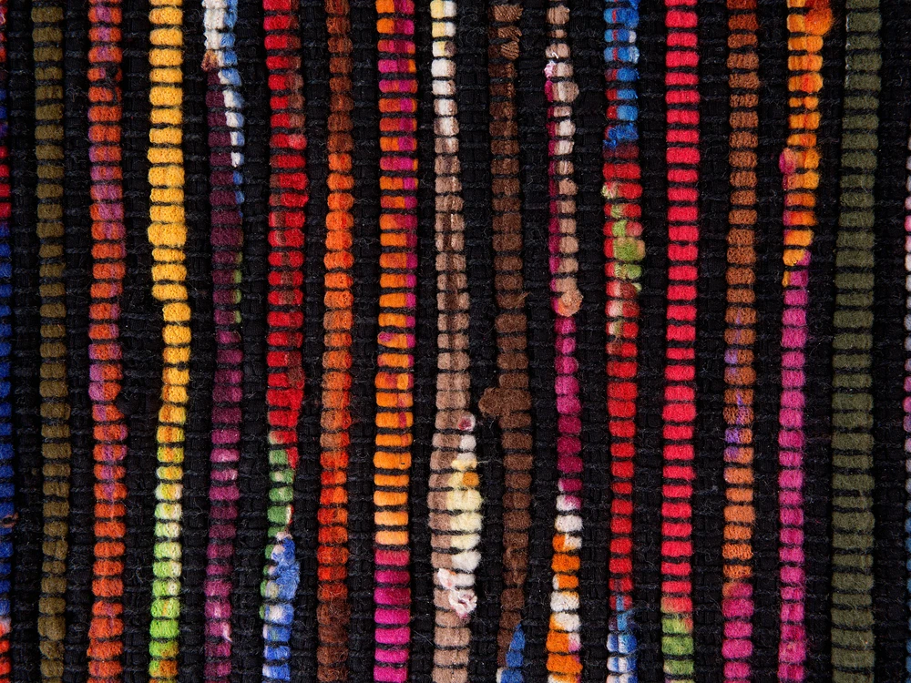 Beliani Kilimas BARTIN Juodas 140 x 200 cm