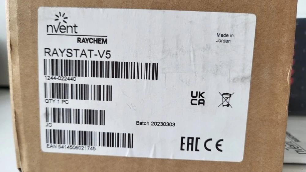 Siemens nVent Raychem Raystat V5 jest elektronicznie sterowanym termostatem su wyświetlaczem, zaawansowanymi funkcjami alarmowymi. 0°-90°C, IP65.