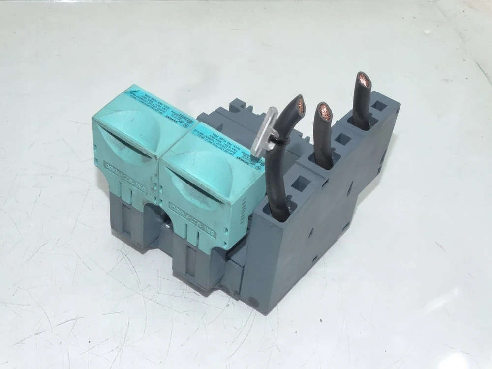 Siemens Pagrindas SIRIUS 3RV29 2 jungtuvų 3RV2 S00-S0 su kairiuoju maitinimu, komplekte galinė apsauga 3RV2917-1A