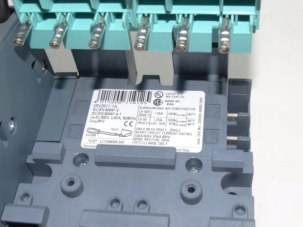 Siemens Pagrindas SIRIUS 3RV29 2 jungtuvų 3RV2 S00-S0 su kairiuoju maitinimu, komplekte galinė apsauga 3RV2917-1A