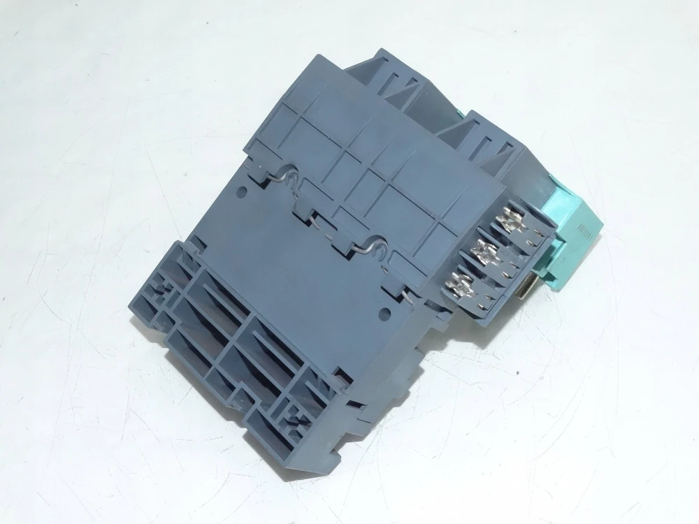 Siemens Prailginimo bazė 2 S00 ir S0 dydžių grandinės pertraukikliams apima galinį dangtelį 3RV2917-4A