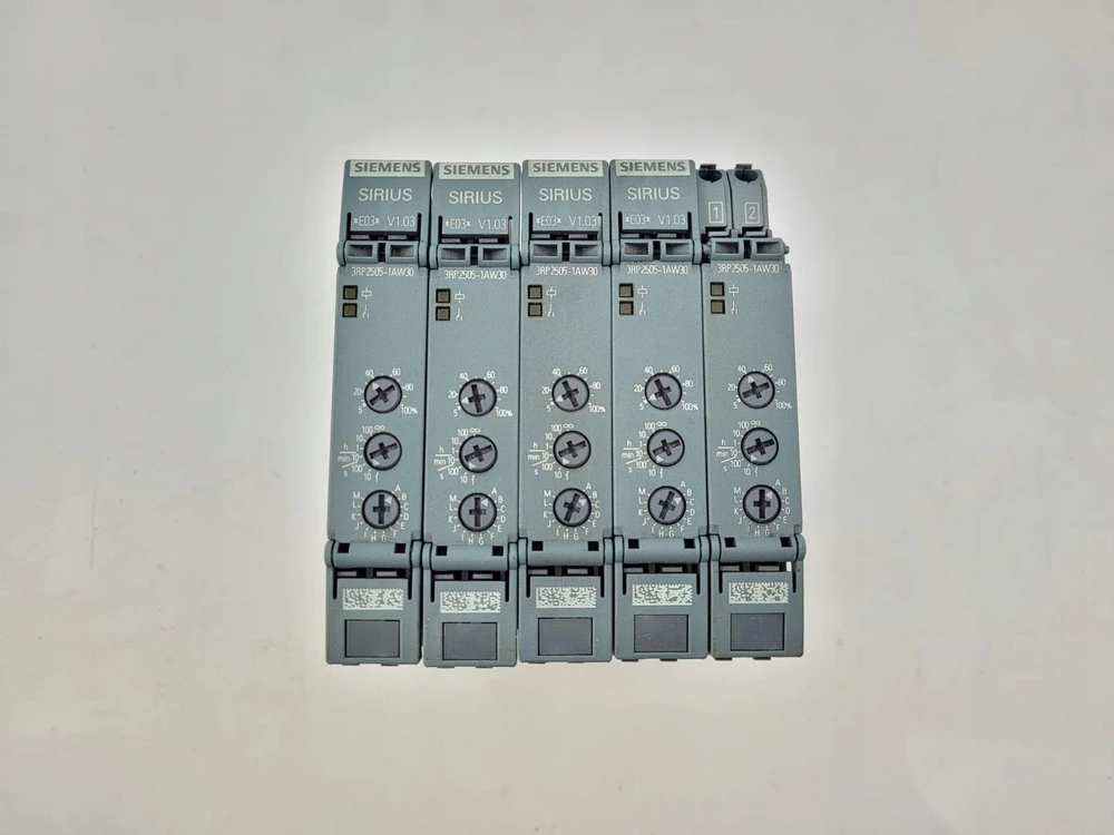 Siemens laiko relė daugiafunkcinis 1P 13 funkcijų 0.05-100h 12-240V AC-DC LED varžtiniai gnybtai 3RP2505-1AW30
