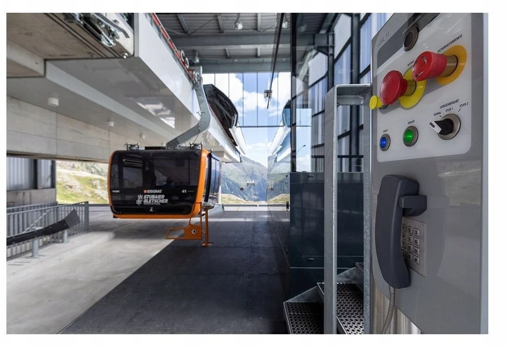 Siemens Button su pašvietimu 22mm permatomos medžiaga flat su samopowrotem SIRIUS ACT 3SU1001-0AB70-0AA0