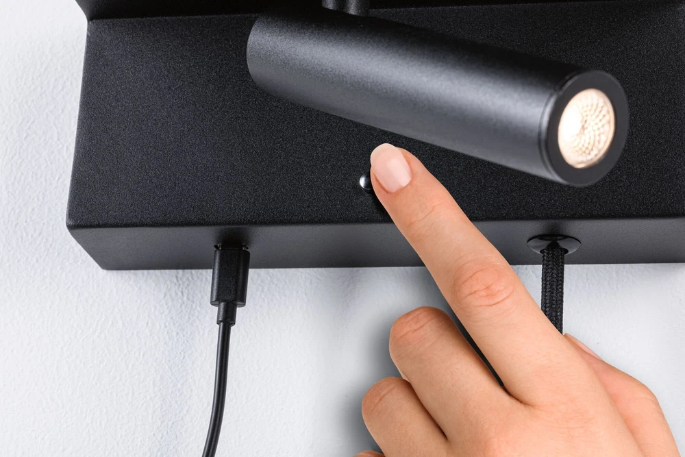 Paulmann sieninis šviestuvas JERIK LED 2,4W 3-STEP DIM 160lm 3000K USB-C 230V su jungikliu Juodas matinis / metalas