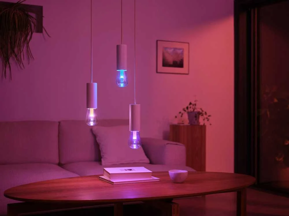 Philips Hue Baltas ir spalvota Ambiance Smart lemputė E27 ST72