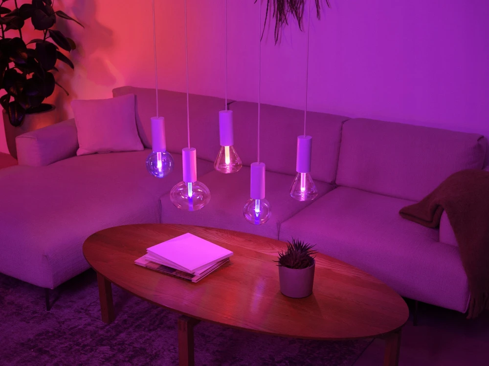 „Philips Hue WCA Lightguide Triangle“ | E27 | 6,8 W | Baltas ir spalvota šviesa