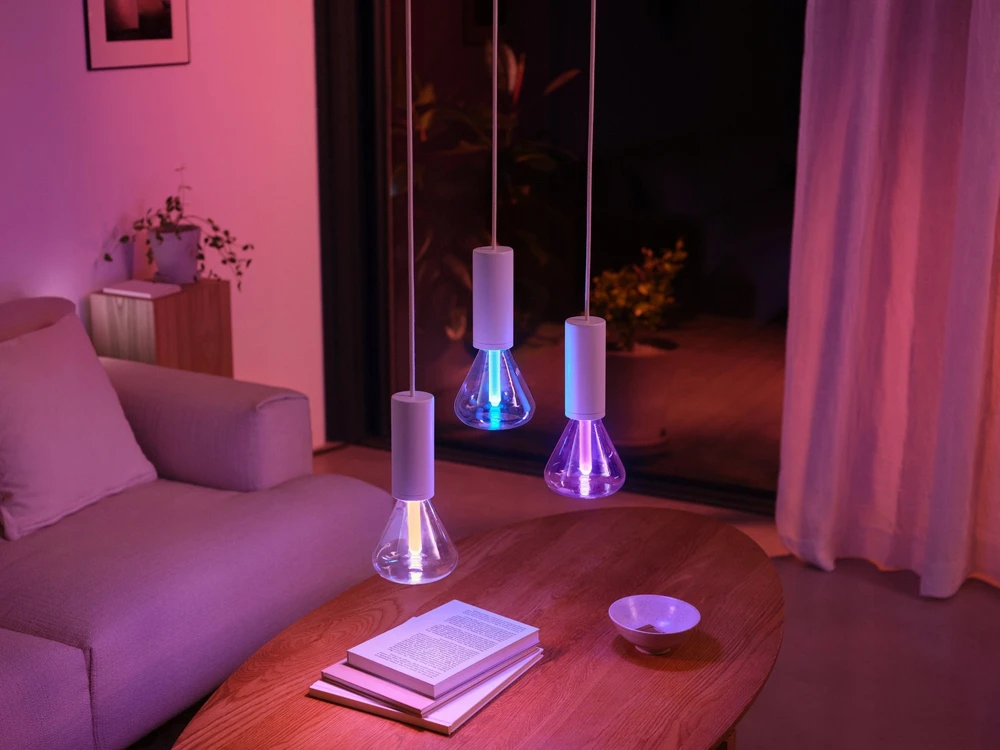 „Philips Hue WCA Lightguide Triangle“ | E27 | 6,8 W | Baltas ir spalvota šviesa