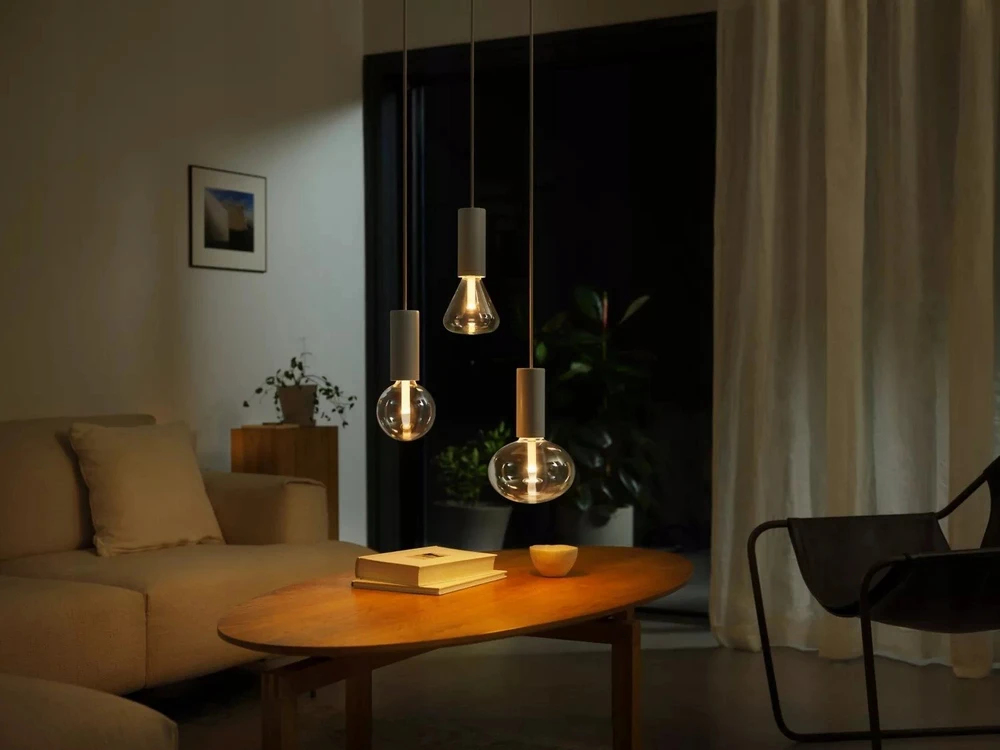 „Philips Hue WCA Lightguide Triangle“ | E27 | 6,8 W | Baltas ir spalvota šviesa