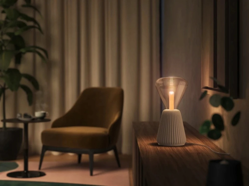 „Philips Hue WCA Lightguide Triangle“ | E27 | 6,8 W | Baltas ir spalvota šviesa