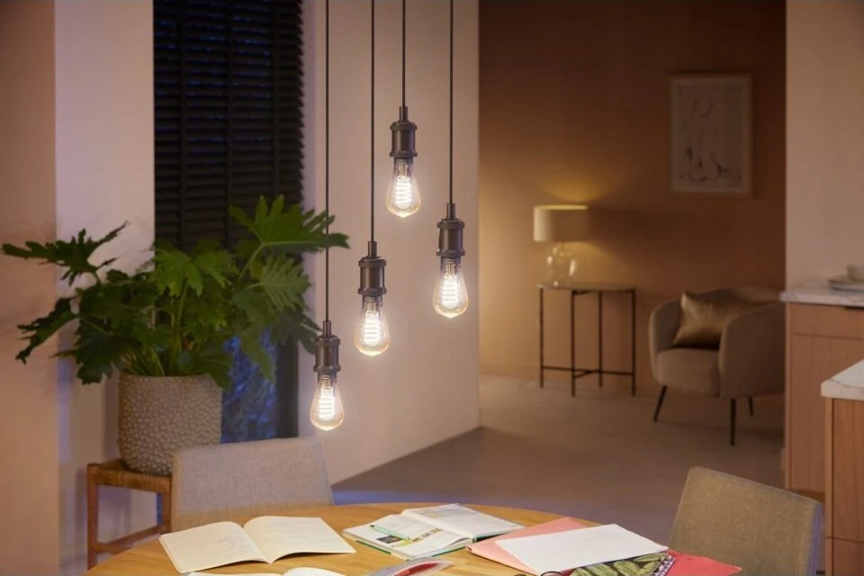 Philips Hue E27 W 7.2W Filament ST72