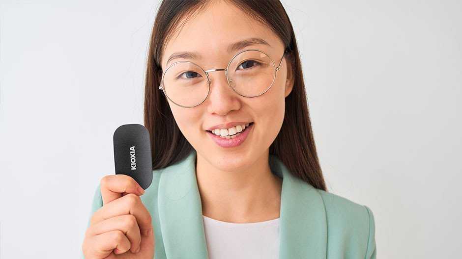 Kietasis diskas Kioxia Exceria Plus G2 Portable 1 TB, Externe SSD - juodas, USB-C 3.2 Gen 2 (10 Gbit/s)
