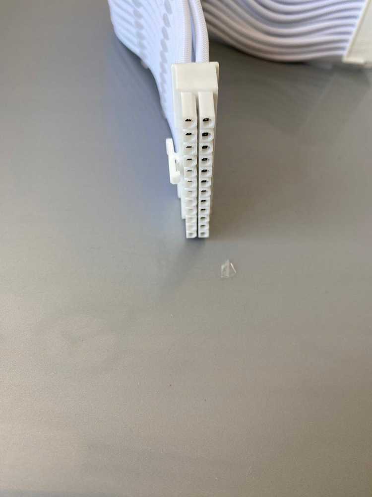 SilverStone maitinimo ilgintuvas SST-PP07E-MBW-V2, 24 kontaktų ATX (baltas, 30 cm)