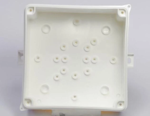 Simet Box n / t hermetiškas tuščiasis bandinys 112 x 112 x 63mm IP67 balta N110 x 110S (35137206)