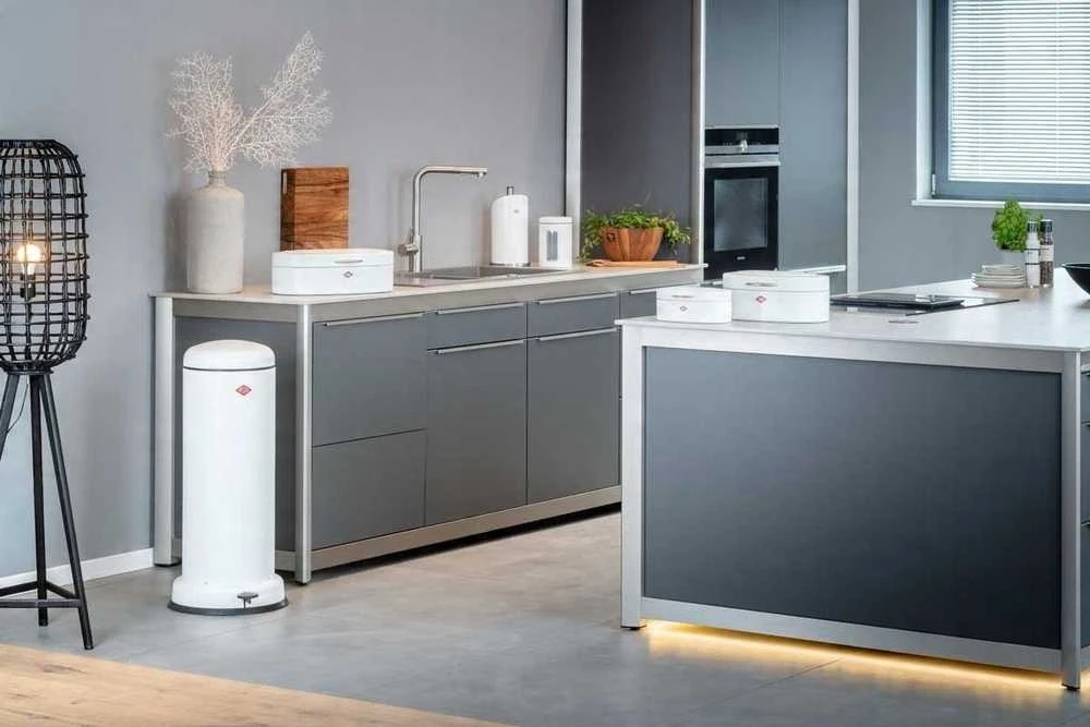 Wesco Šiukšliadėžė 20l raudona BaseBoy