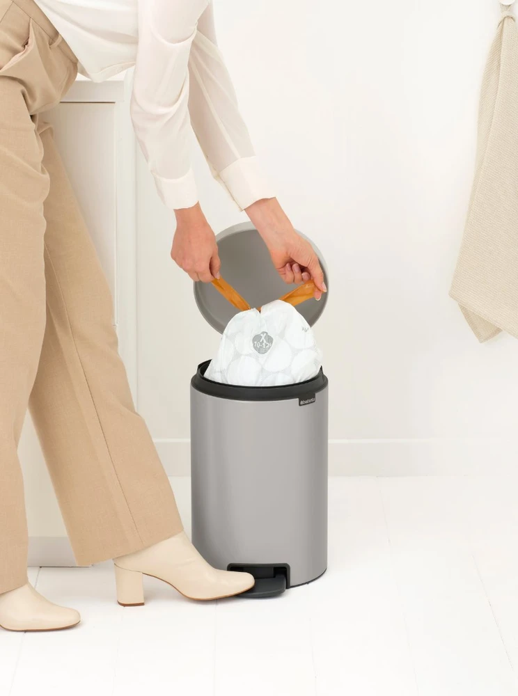 Brabantia atkritumu tvertne ar pedāli NewIcon, 12l, soft pilkas