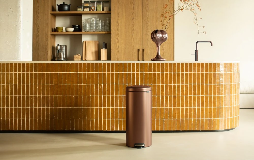 Brabantia Šiukšliadėžė su pedalu NewIcon, 30 litrų, šiltos bronzos spalvos