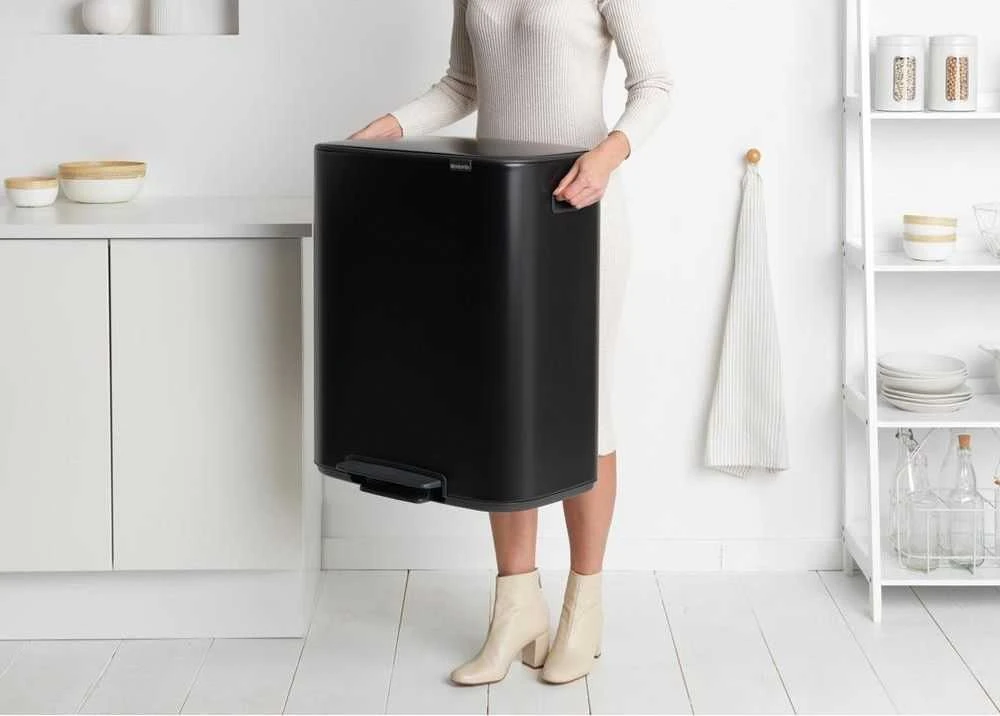 Šiukšlių dėžė Brabantia Bo su pedalu, 2 x 30 l, Juoda
