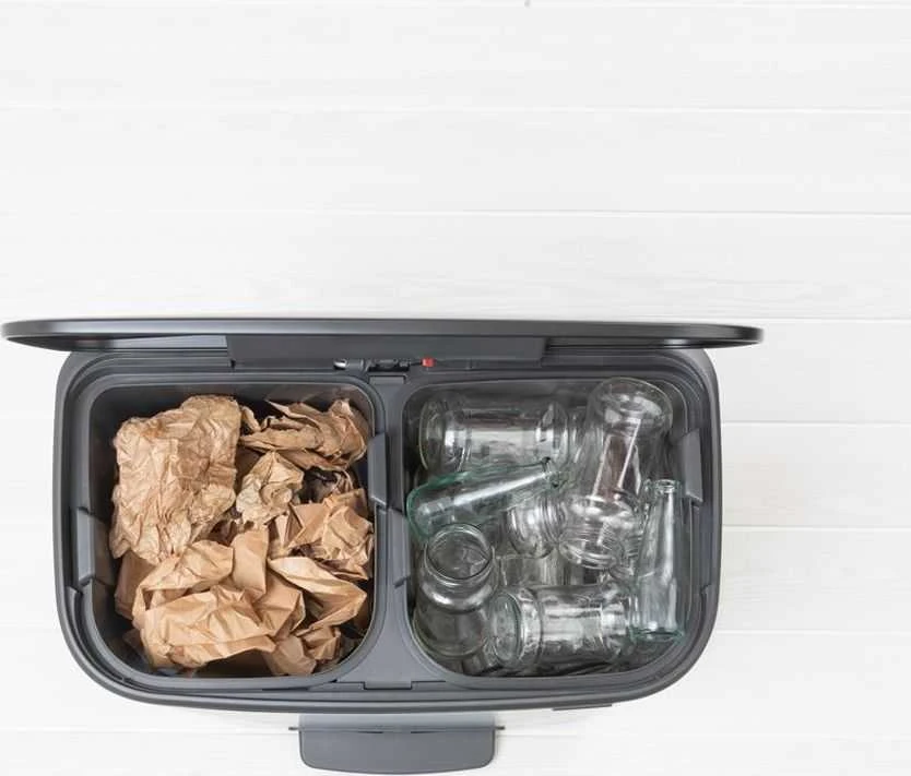 Šiukšlių dėžė Brabantia Bo su pedalu, 2 x 30 l, Juoda