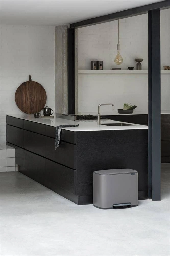 Šiukšlių dėžė su pedalu, Brabantia Bo 36L - platinos spalvos