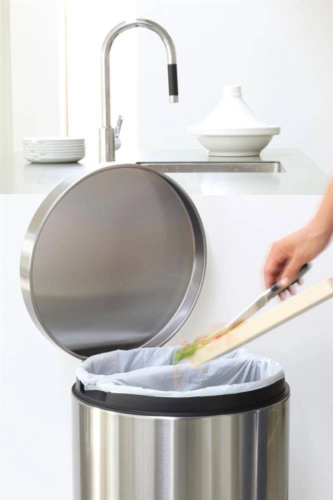 Šiukšliadėžė Brabantia na pedał sidabrinė