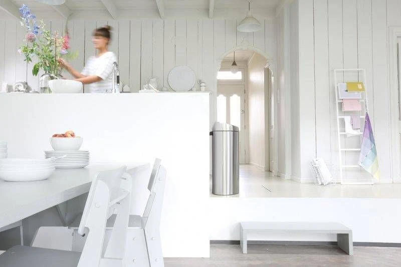 Šiukšliadėžė Brabantia na przycisk 30L sidabrinė